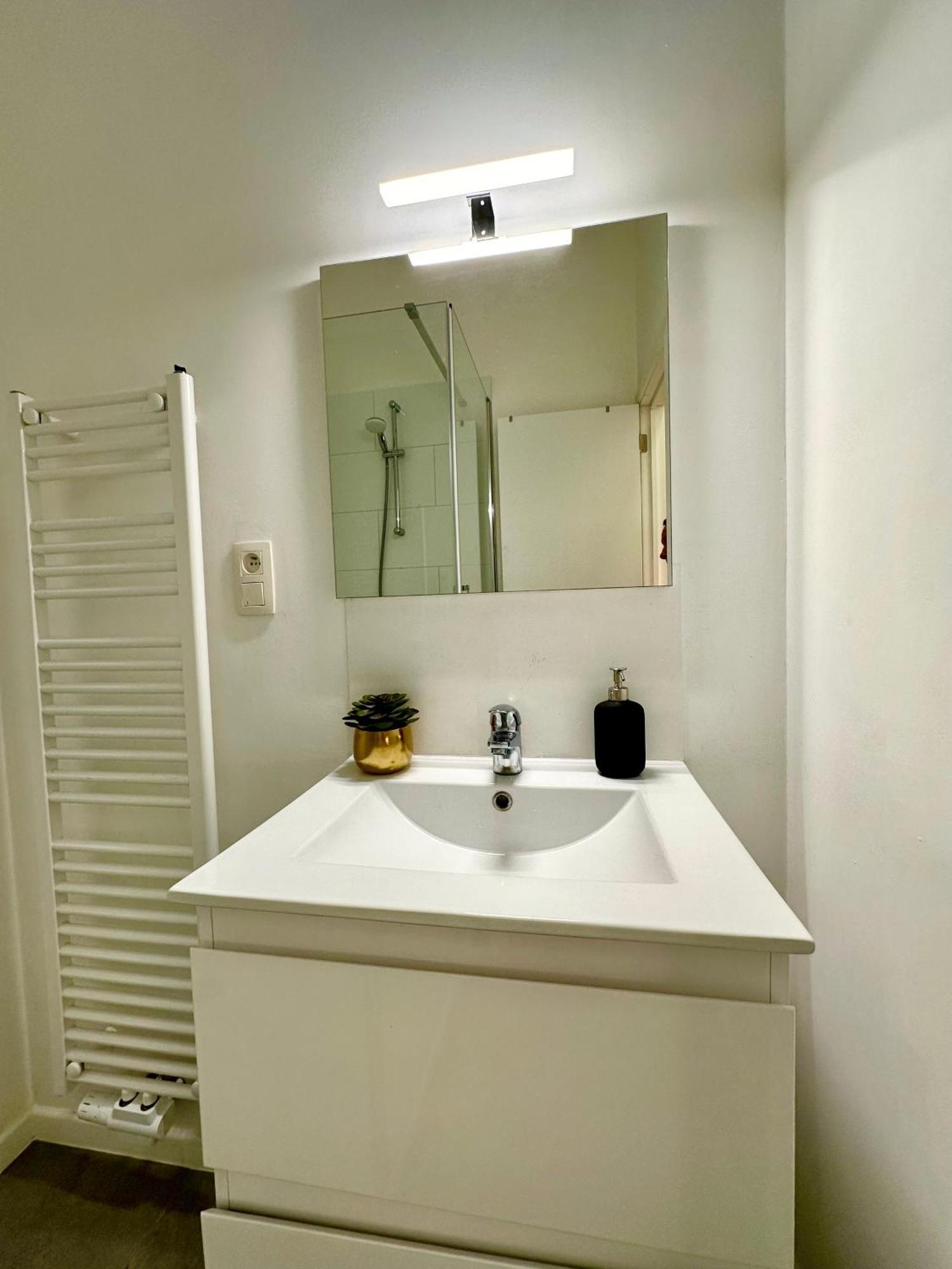 Luxury Suites Mons By Rikas Hotels Eksteriør billede