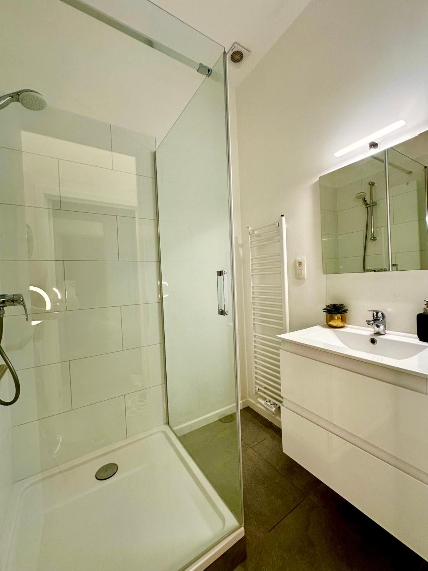 Luxury Suites Mons By Rikas Hotels Eksteriør billede