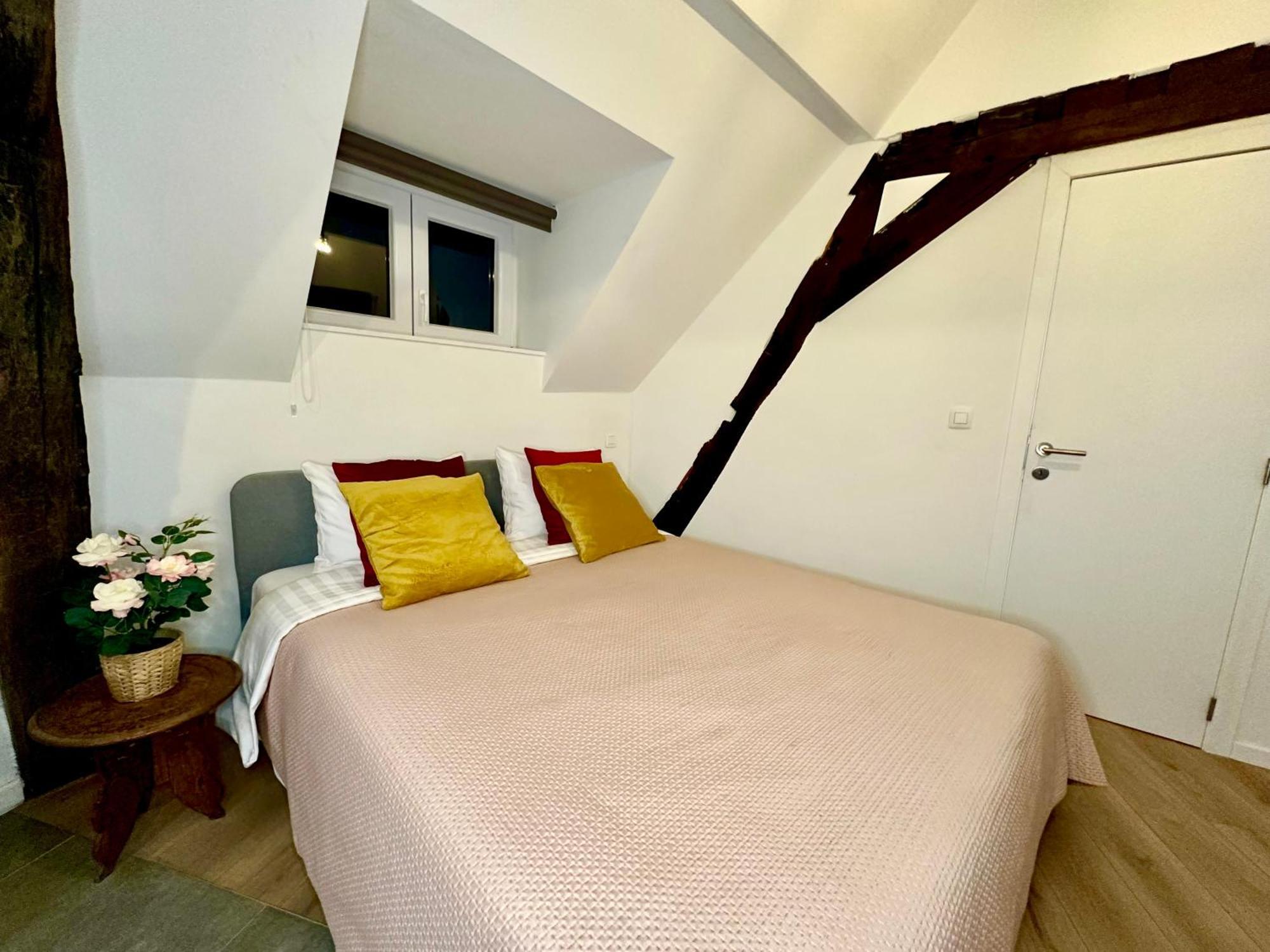 Luxury Suites Mons By Rikas Hotels Eksteriør billede