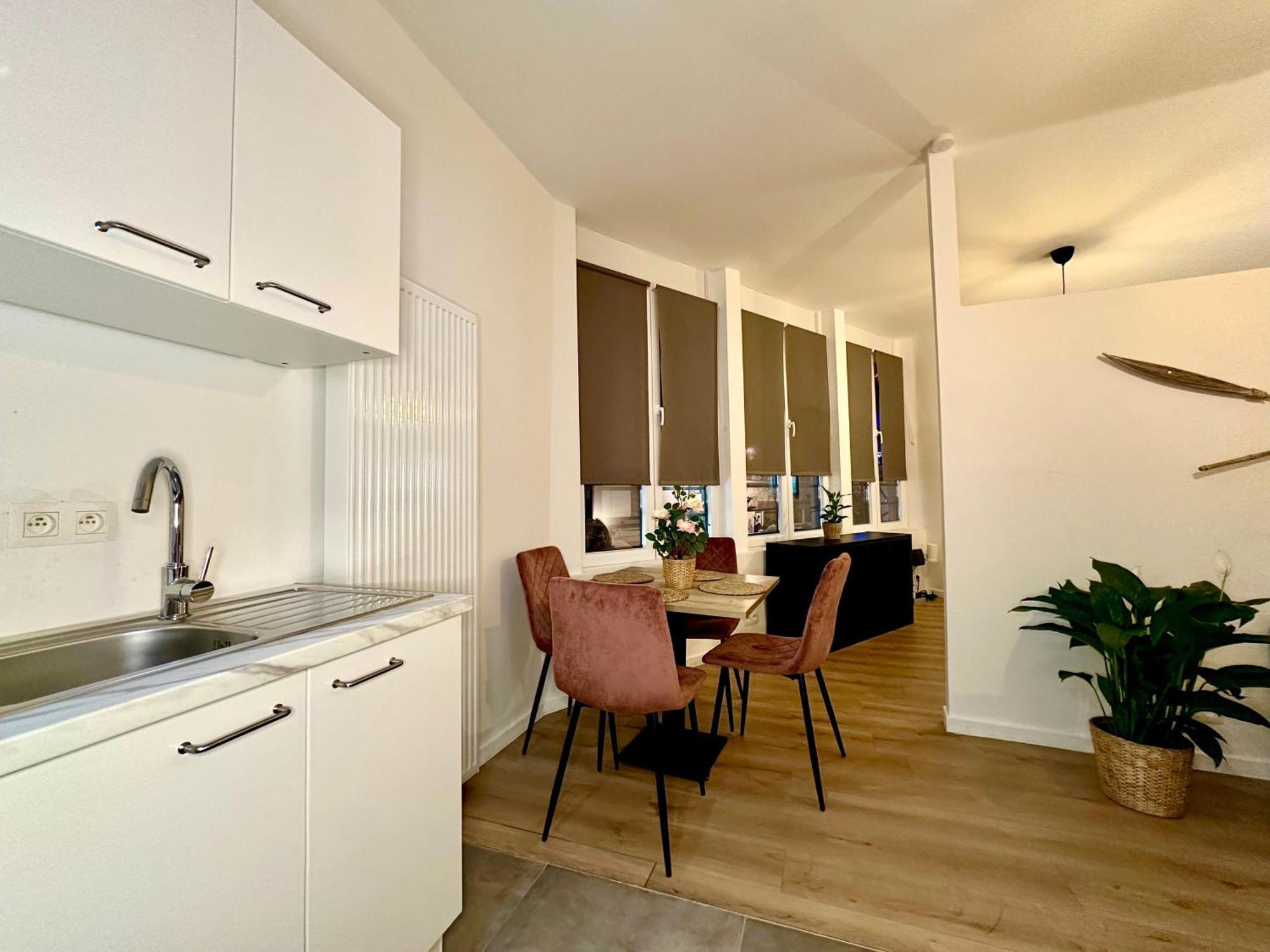 Luxury Suites Mons By Rikas Hotels Eksteriør billede