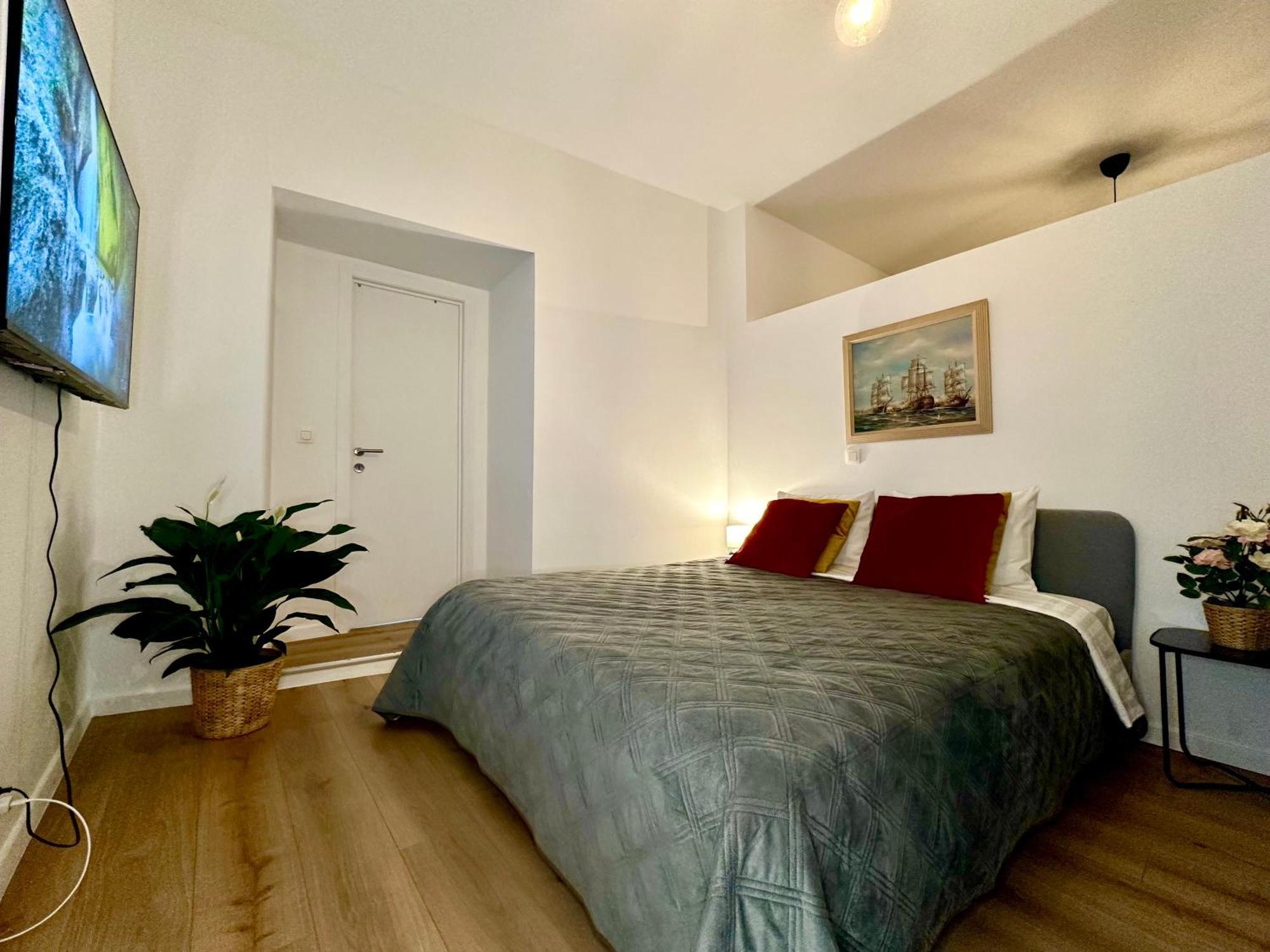 Luxury Suites Mons By Rikas Hotels Eksteriør billede